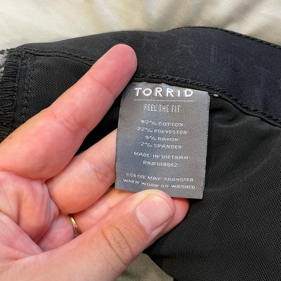 Torrid Bombshell Skinny Cropped Jeans - Picture 7 of 8